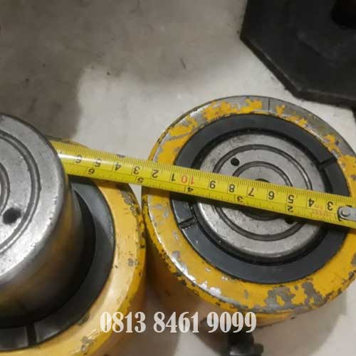 Sewa Dongkrak Hydraulic Enerpac 700 bar 10.000 psi