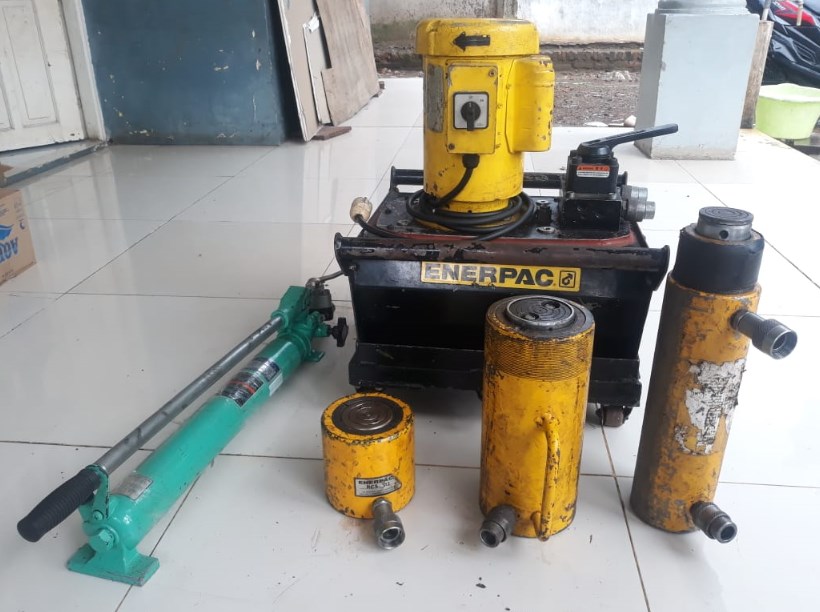 Sewa Dongkrak Hydraulic Enerpac 700 bar 10.000 psi